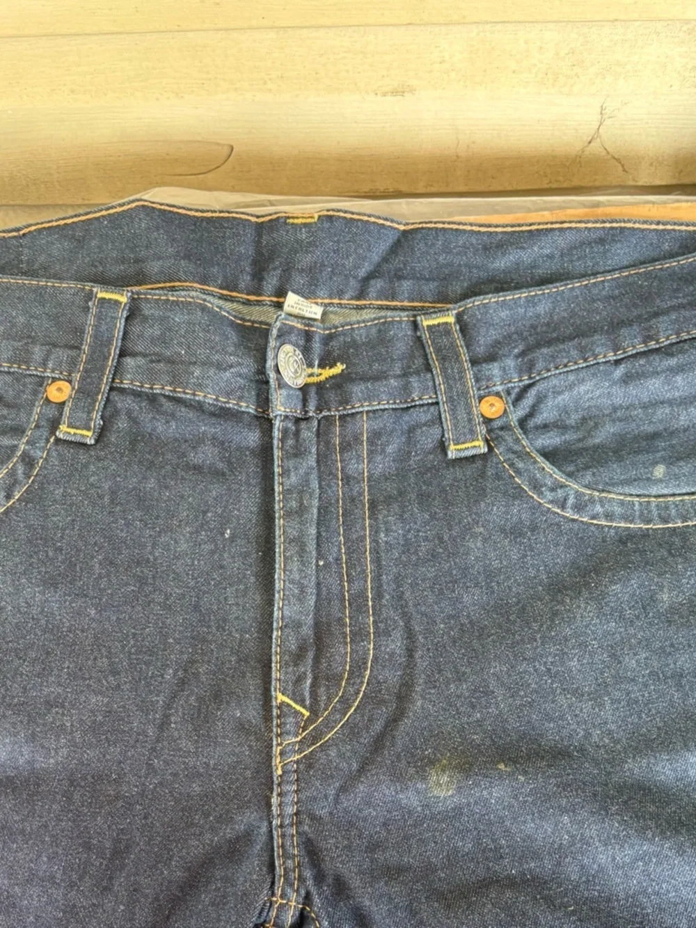 Men ‘s True Religion Dark Wash Denim Jeans Straight with Contrast Stitching